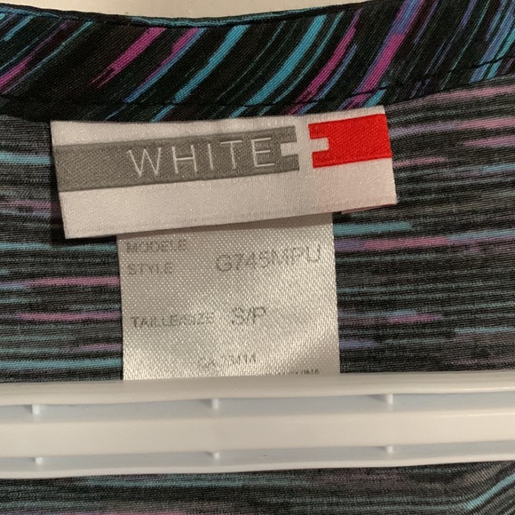 WHITE+ Scrub top with front pockets size small - Picture 4 of 4